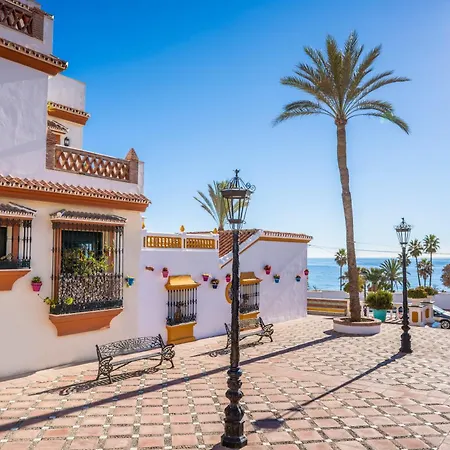 Casa Rosa - Prime Location With Pool And Parking Apartment Estepona