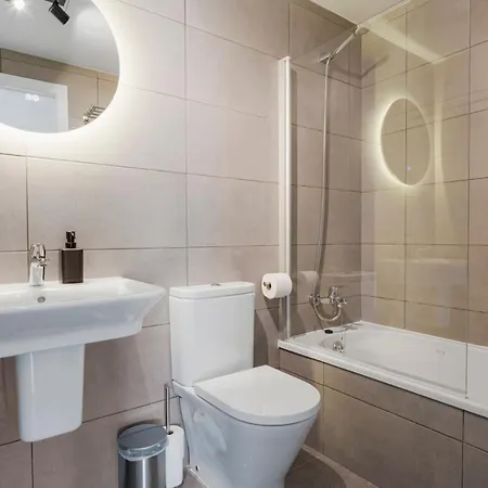 דירה Casa Rosa - Prime Location With Pool And Parking