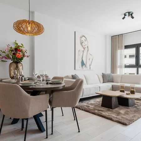Casa Rosa - Prime Location With Pool And Parking דירה *